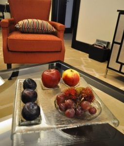hotel room amenity fruit platter sections St. Regis Doha MyGlassStudio