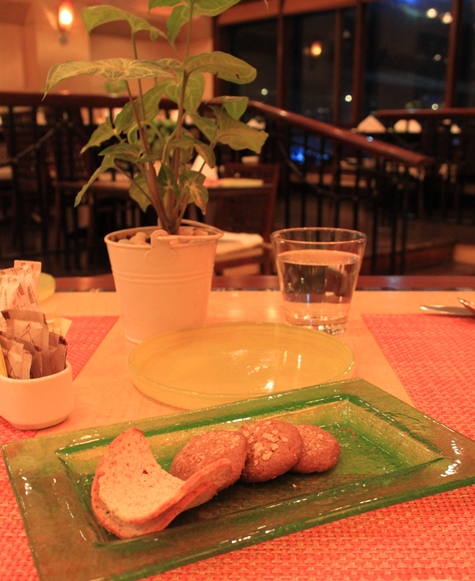 green glass tableware Kafe Fontana Taj Palace Hotel New Delhi MyGlassStudio