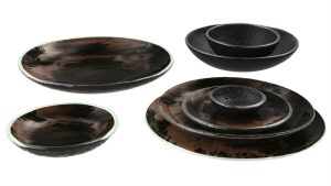 Coupe Plates Dinnerware, Black & Brown Color Scheme