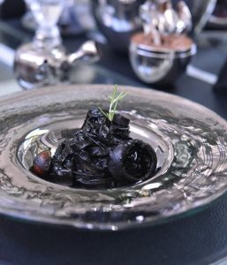 designer pasta plates wide rim silver MyGlassStudio fine dining