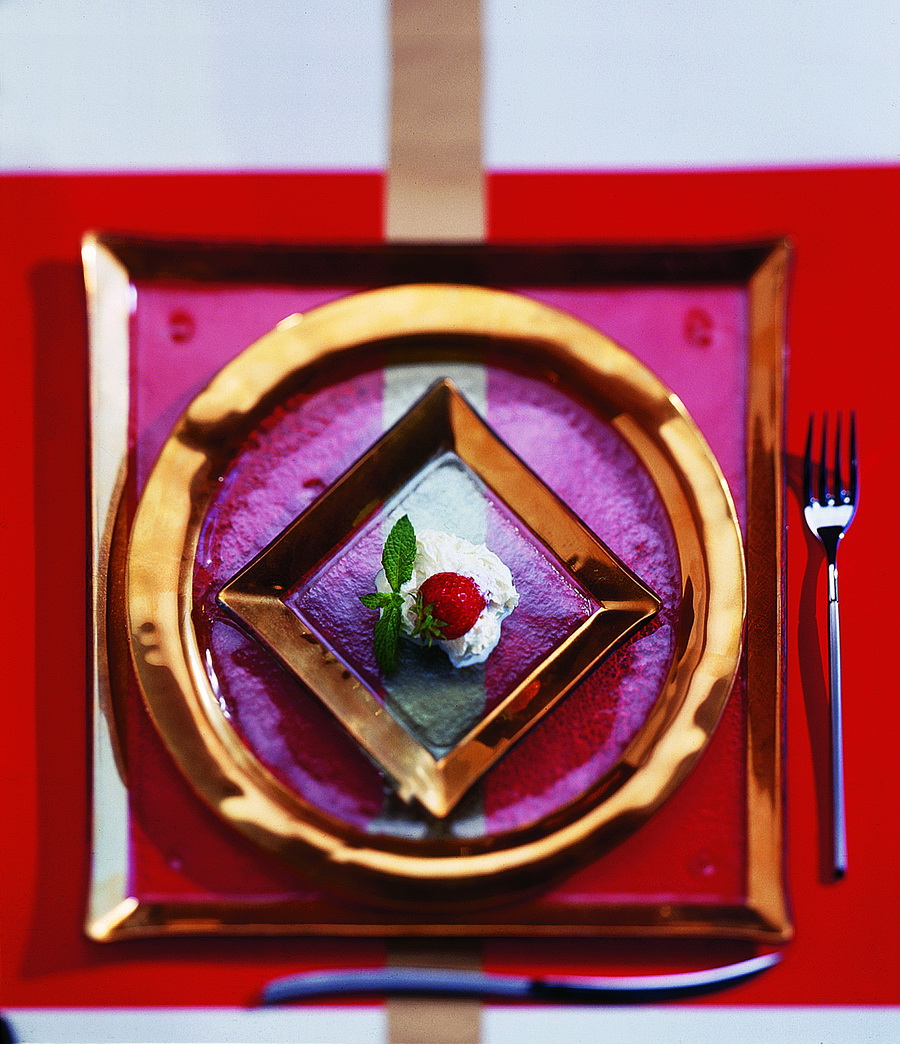 Fine dining dinnerware glass durable modern hotel restaurant MyGlassStudio