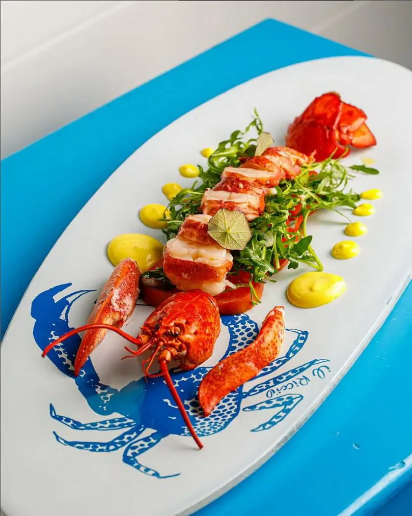 seafood dinner plates blue glass bespoke designer restaurant Capri MyGlassStudio